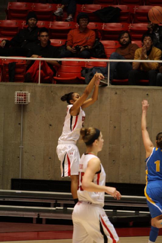 2012-01-26 19:35:40 ** Basketball, Damenbasketball, Iwalani Rodrigues, Michelle Plouffe, UCLA, Utah Utes ** 