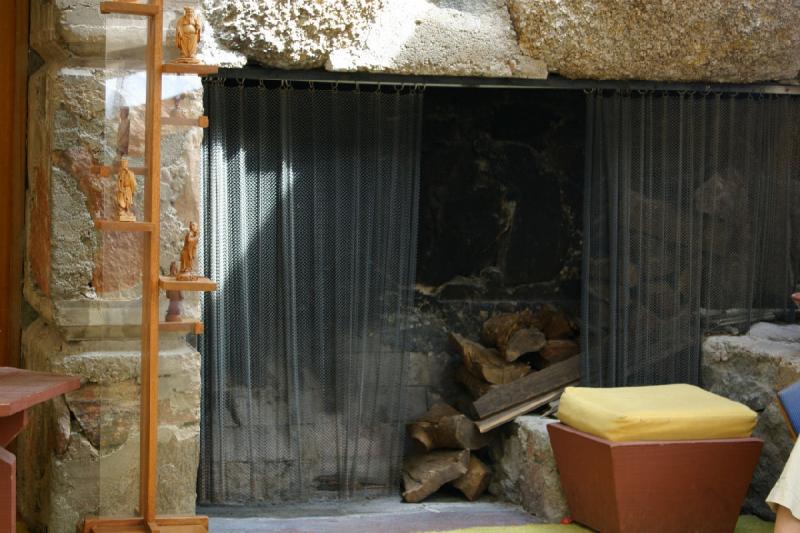 2007-04-14 14:47:32 ** Phoenix, Taliesin West ** The fire place is ready to be lit. It is too warm in the desert during the summer though. 2007-04-14 14:47:32 ** Phoenix, Taliesin West ** The fire place is ready to be lit. It is too warm in the desert during the summer though.