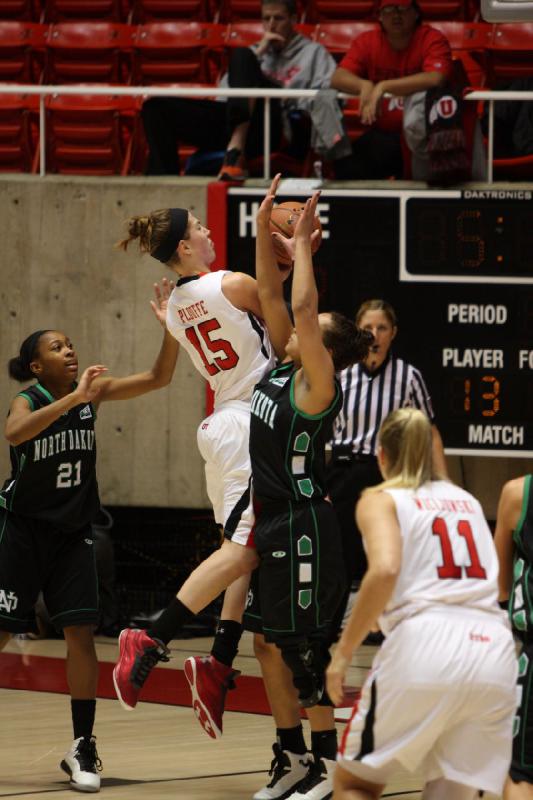 2012-12-29 15:07:28 ** Basketball, Damenbasketball, Michelle Plouffe, North Dakota, Taryn Wicijowski, Utah Utes ** 