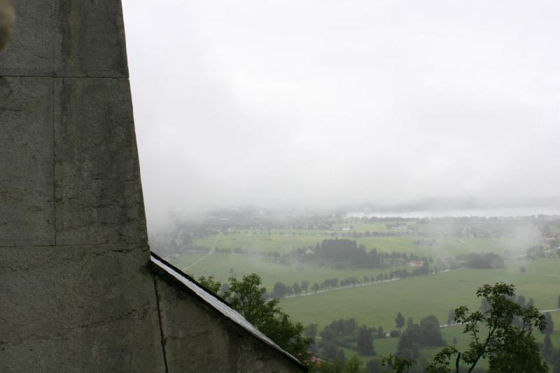 2005-08-21 16:30:39 ** Deutschland, München ** Ausblick aus dem Inneren von Schloß Neuschwanstein.