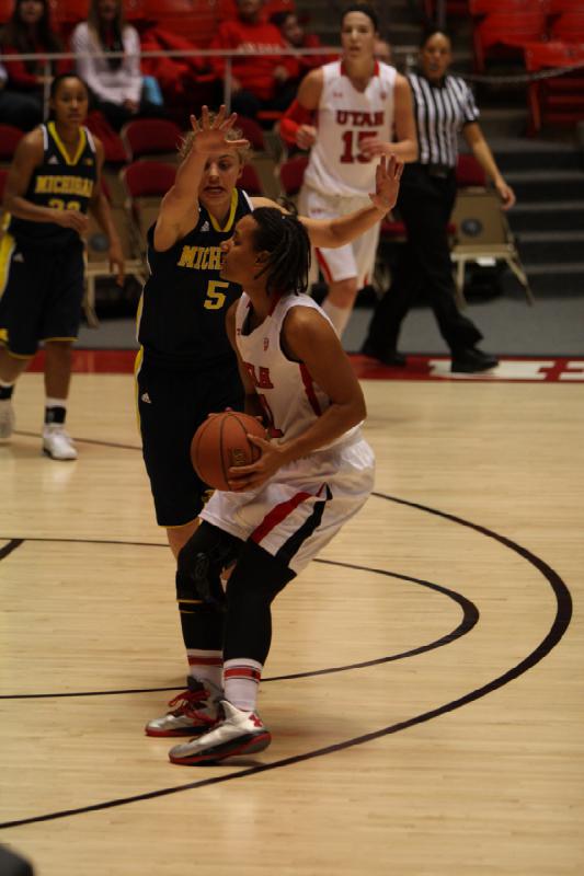 2012-11-16 17:34:40 ** Basketball, Ciera Dunbar, Michelle Plouffe, Michigan, Utah Utes, Women's Basketball ** 