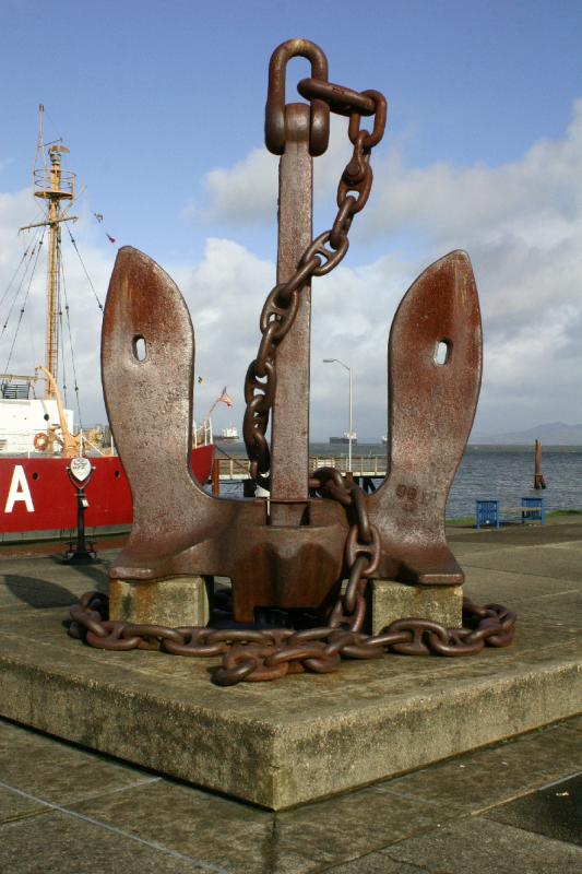 2006-01-28 14:45:02 ** Astoria, Oregon ** Decorative anchor in the harbor of Astoria.