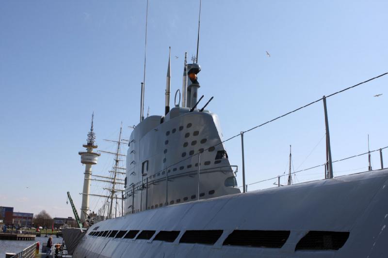 2010-04-15 15:23:15 ** Bremerhaven, Deutschland, Typ XXI, U 2540, U-Boote ** Backbordseite des Turms von U 2540.
