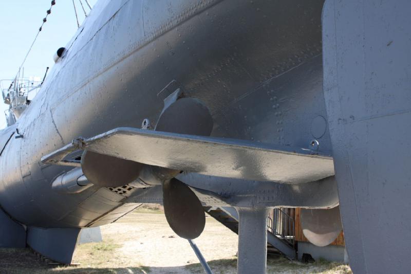 2010-04-07 12:26:09 ** Germany, Laboe, Submarines, Type VII, U 995 ** Propellers and rudder of U 995.