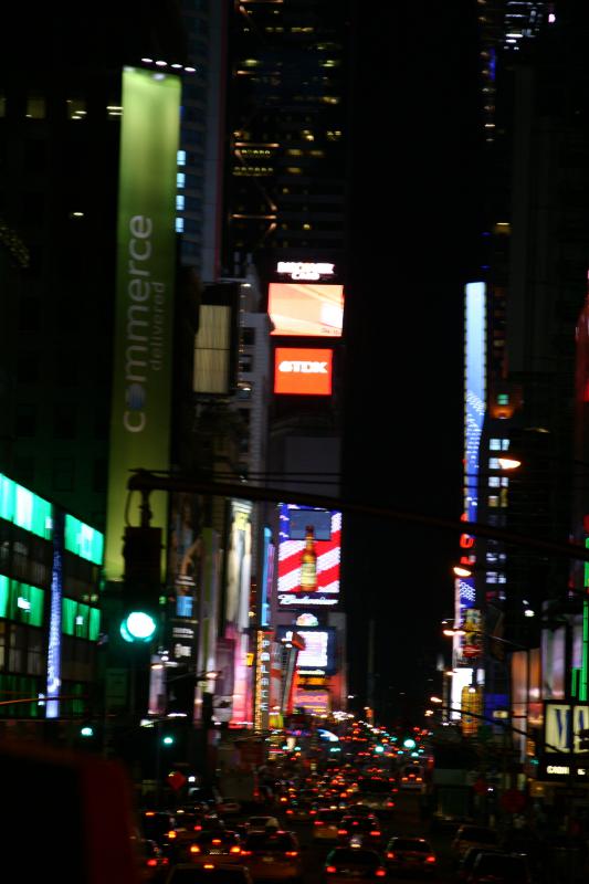 2006-05-07 20:52:26 ** New York ** Times Square bei Nacht.