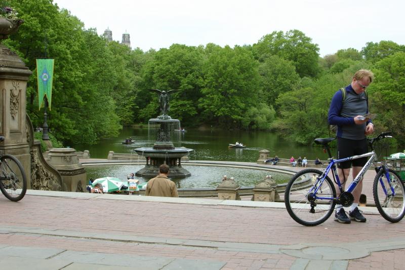 2006-05-08 14:03:18 ** New York ** Ein See im 'Central Park'.