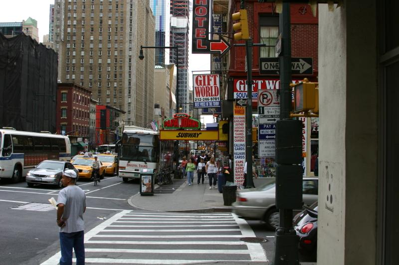 2006-05-06 11:15:30 ** New York ** Auf dem Weg zu unserer Bustour, die wir für das Wochenende gebucht haben.