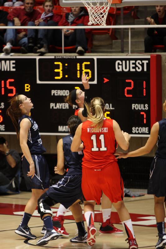 2012-12-08 15:33:57 ** Basketball, BYU, Damenbasketball, Michelle Plouffe, Taryn Wicijowski, Utah Utes ** 