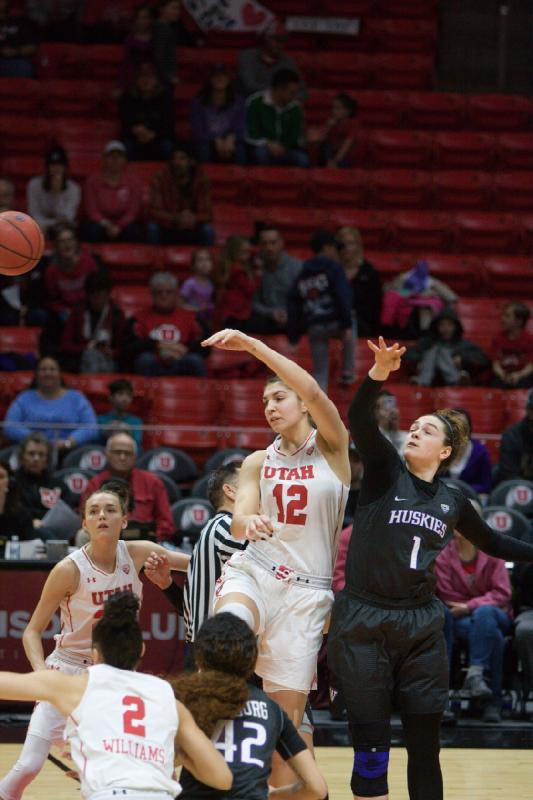 2018-02-18 14:05:06 ** Basketball, Damenbasketball, Emily Potter, Tilar Clark, Tori Williams, Utah Utes, Washington ** 