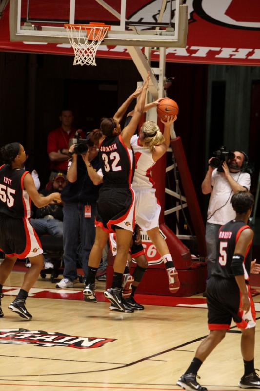 2010-02-21 14:10:13 ** Basketball, Damenbasketball, SDSU, Taryn Wicijowski, Utah Utes ** 