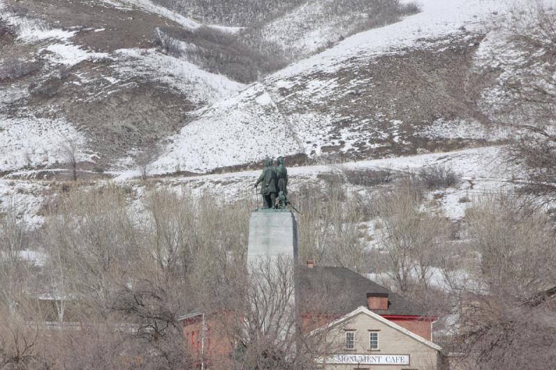 2009-02-13 14:06:12 ** Utah, Zoo ** Brigham Young und die Mormenen sollen an der Stelle des Tals entschieden haben, wie toll der Ort doch für die Gründung einer Stadt geeignet sei. Direkt am Salzsee. Daran soll dieses Denkmal erinnern.