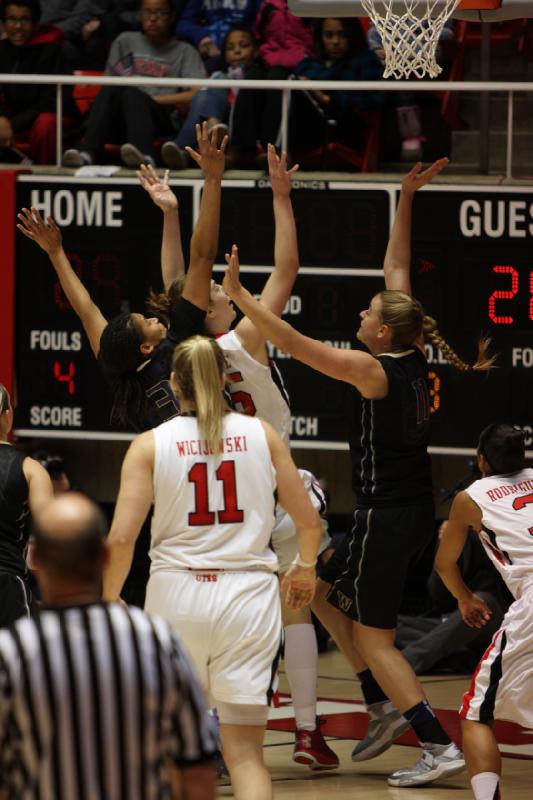 2013-02-22 18:31:32 ** Basketball, Damenbasketball, Iwalani Rodrigues, Michelle Plouffe, Taryn Wicijowski, Utah Utes, Washington ** 