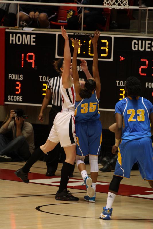 2012-01-26 19:31:14 ** Basketball, Damenbasketball, Michelle Plouffe, UCLA, Utah Utes ** 