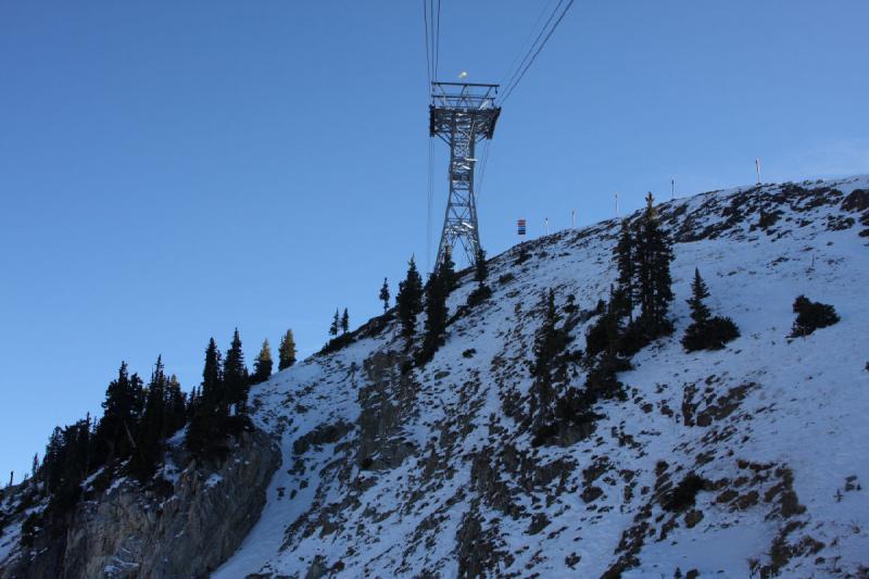 2008-10-25 16:32:13 ** Little Cottonwood Canyon, Snowbird, Utah ** Einer der Türme der Gondelbahn.