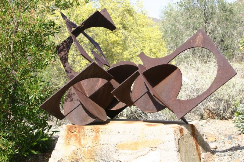 2007-04-14 15:52:42 ** Phoenix, Taliesin West ** Skulptur.