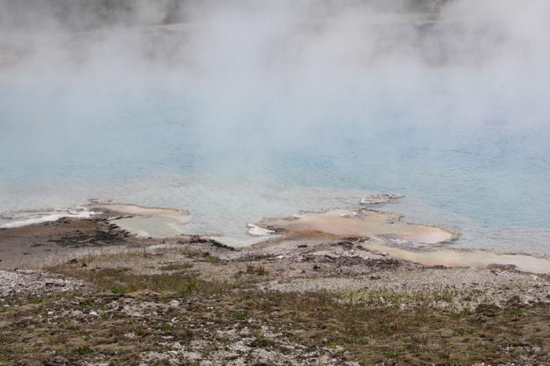 2009-08-03 11:23:15 ** Yellowstone National Park ** 'Excelsior Geyser' was an active geyser until 1890. Each minute, up to 17000 liters of water come out of this pool.