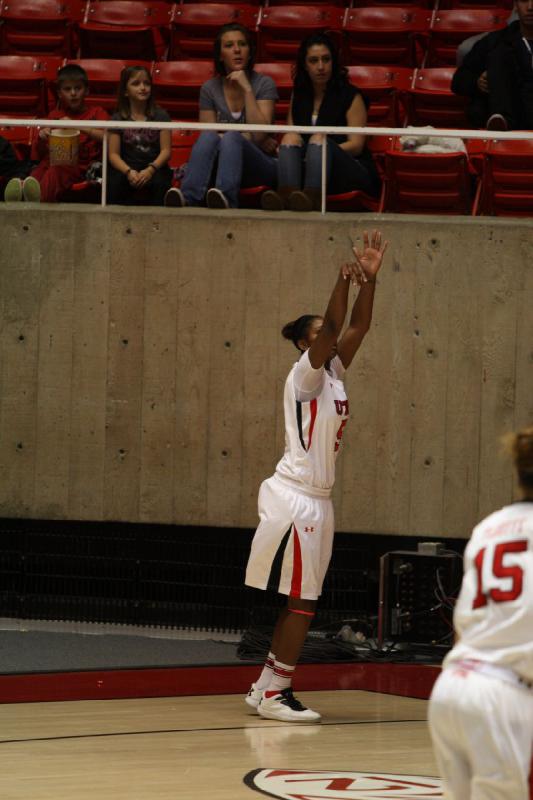 2013-01-18 19:27:36 ** Arizona, Basketball, Cheyenne Wilson, Damenbasketball, Michelle Plouffe, Utah Utes ** 