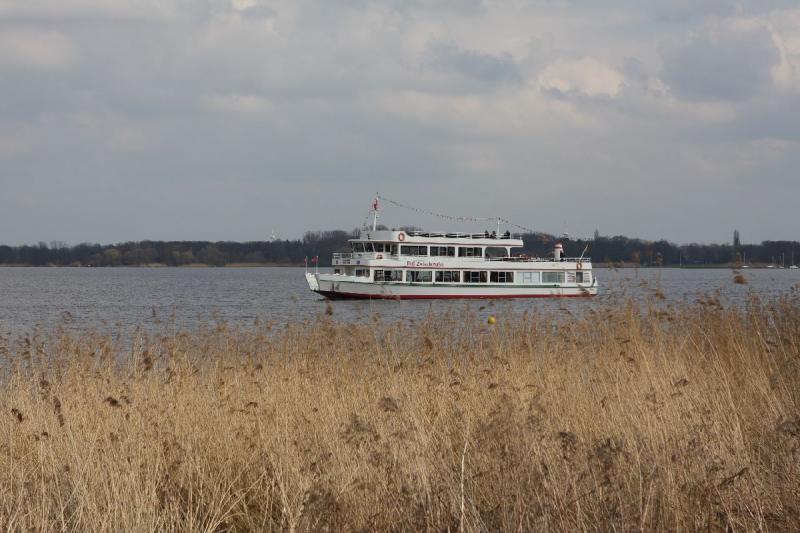 2010-04-03 13:44:19 ** Bad Zwischenahn, Deutschland ** Eine Rundfahrt auf dem Zwischenahner Meer.