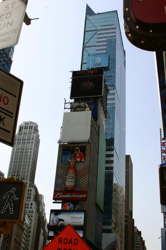 2006-05-06 10:26:12 ** New York ** Am Times Square in Manhattan.