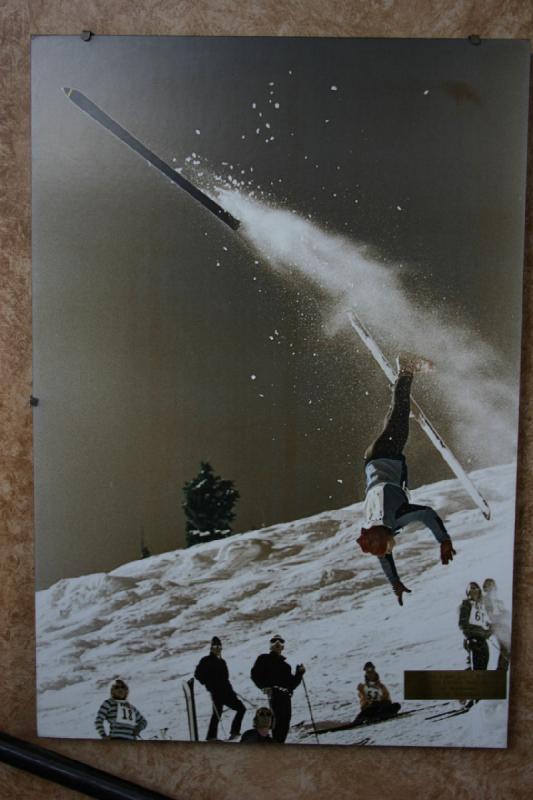 2006-07-23 16:03:50 ** Vail ** Hoffentlich steht niemand in der Flugbahn des Skis.