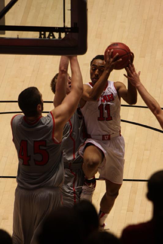 2013-11-01 19:53:22 ** Basketball, Herrenbasketball, Saint Martin's, Utah Utes ** 