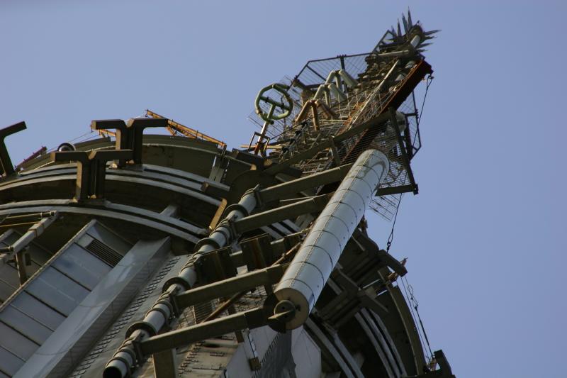 2006-05-06 18:39:12 ** New York ** Die Antennenkonstruktion auf dem 'Empire State Building'.