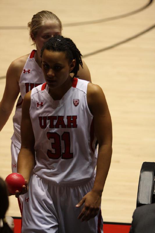 2012-12-29 16:51:25 ** Basketball, Ciera Dunbar, Damenbasketball, North Dakota, Rachel Messer, Utah Utes ** 