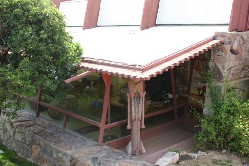 2007-04-14 15:00:26 ** Phoenix, Taliesin West ** Blick zurück ins Wohnzimmer.