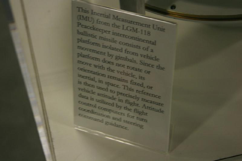 2007-04-08 14:12:10 ** Air Force, Hill AFB, Utah ** Beschreibung eines Meßgeräts aus dem Inertialen Navigationssystems der LGM-118 'Peacekeeper' Interkontinentalrakete.