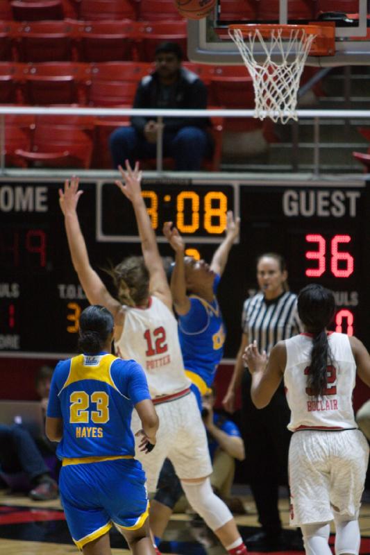 2016-01-31 15:14:23 ** Basketball, Damenbasketball, Emily Potter, Tanaeya Boclair, UCLA, Utah Utes ** 