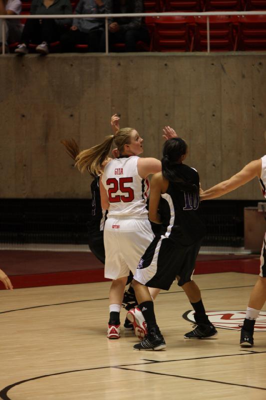 2011-12-01 20:32:46 ** Allison Gida, Basketball, Damenbasketball, Utah Utes, Weber State ** 