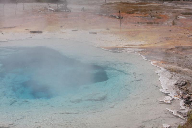 2009-08-03 10:36:52 ** Yellowstone Nationalpark ** Das einladende Wasser von Silex Spring.