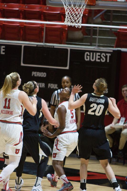 2015-01-18 12:24:54 ** Basketball, Cheyenne Wilson, Colorado, Damenbasketball, Taryn Wicijowski, Utah Utes ** 