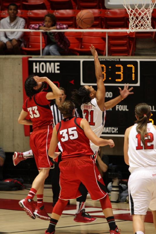 2013-11-15 18:04:47 ** Basketball, Ciera Dunbar, Damenbasketball, Emily Potter, Nebraska, Utah Utes ** 