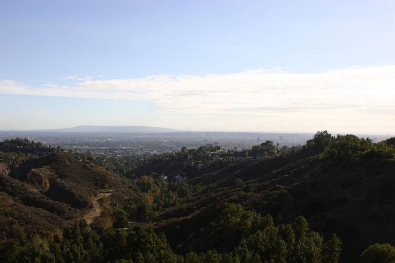 2007-10-12 16:23:52 ** Kalifornien ** Vom Aussichtspunkt, von dem man den Hollywood-Schriftzug sehen kann, hat man auch eine schöne Aussicht zur Stadt.