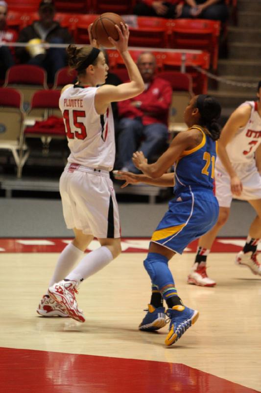 2014-03-02 14:15:15 ** Basketball, Damenbasketball, Malia Nawahine, Michelle Plouffe, UCLA, Utah Utes ** 