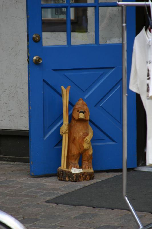 2006-07-22 12:20:50 ** Vail ** A Yeti door stopper. 2006-07-22 12:20:50 ** Vail ** A Yeti door stopper.