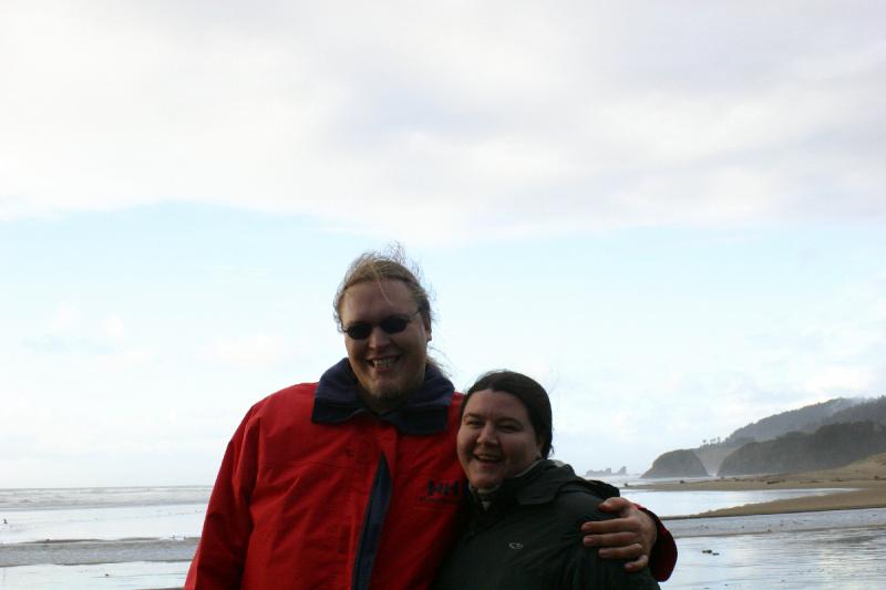 2006-01-28 16:44:46 ** Cannon Beach, Erica, Oregon, Ruben ** Ruben and Erica.