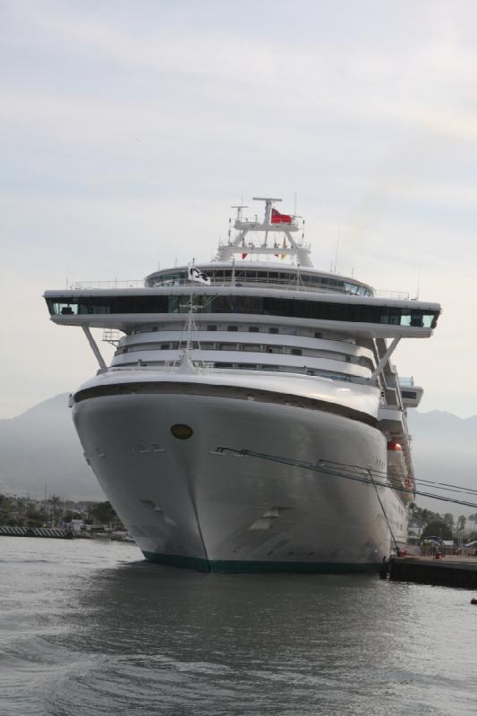 2012-11-20 08:39:37 ** Puerto Vallarta ** Sapphire Princess in Puerto Vallarta.