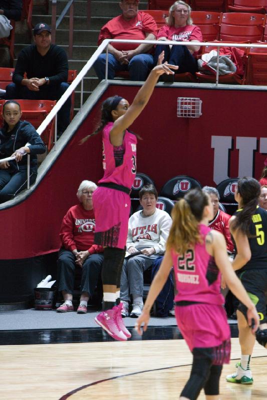 2015-02-20 19:21:23 ** Basketball, Damenbasketball, Danielle Rodriguez, Oregon, Tanaeya Boclair, Utah Utes ** 