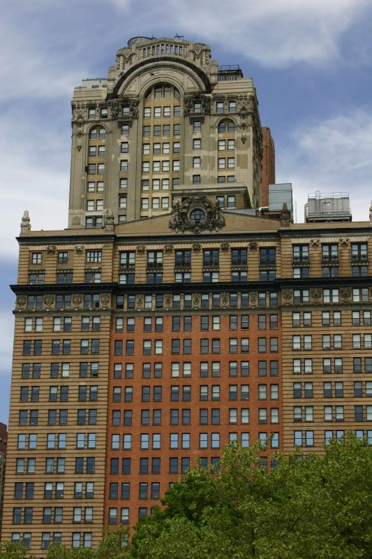 2006-05-07 13:20:32 ** New York ** Gebäude von Manhattans 'Battery Park' aus.