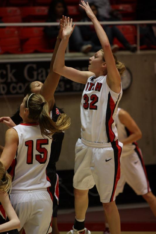 2010-12-20 19:59:40 ** Basketball, Diana Rolniak, Michelle Harrison, Michelle Plouffe, Southern Oregon, Utah Utes, Women's Basketball ** 