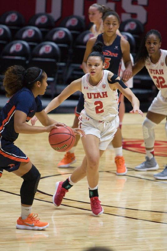 2017-12-05 19:14:39 ** Basketball, Damenbasketball, Megan Jacobs, Pepperdine, Tanaeya Boclair, Tori Williams, Utah Utes ** 