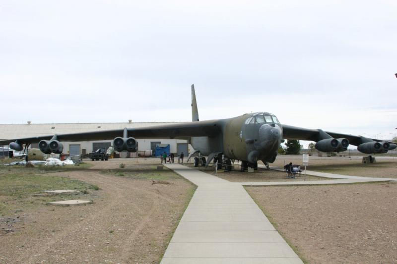 2007-04-01 14:29:20 ** Air Force, Hill AFB, Utah ** B-52G 'Stratofortress'.