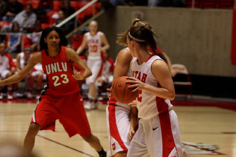 2010-01-16 16:09:55 ** Basketball, Josi McDermott, Kalee Whipple, Taryn Wicijowski, UNLV, Utah Utes, Women's Basketball ** 