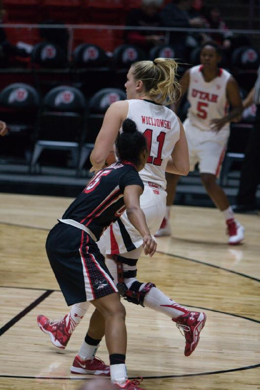 2014-12-06 16:16:10 ** Basketball, Cheyenne Wilson, Damenbasketball, Taryn Wicijowski, UNLV, Utah Utes ** 