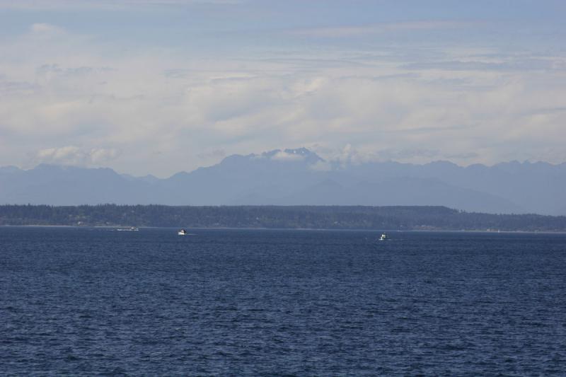 2007-09-01 13:58:44 ** Seattle ** Mountain range north of Seattle.