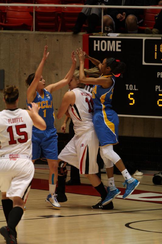 2012-01-26 19:04:58 ** Basketball, Damenbasketball, Michelle Plouffe, Taryn Wicijowski, UCLA, Utah Utes ** 