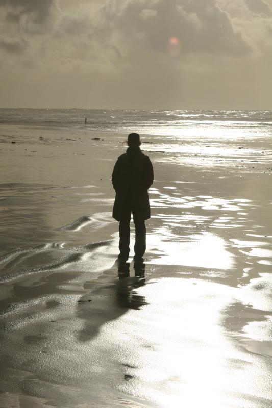 2006-01-28 16:53:28 ** Cannon Beach, Katie, Oregon ** Katie in the sun.