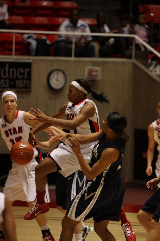 2011-01-01 15:59:44 ** Basketball, Damenbasketball, Janita Badon, Michelle Harrison, Michelle Plouffe, Utah State, Utah Utes ** 